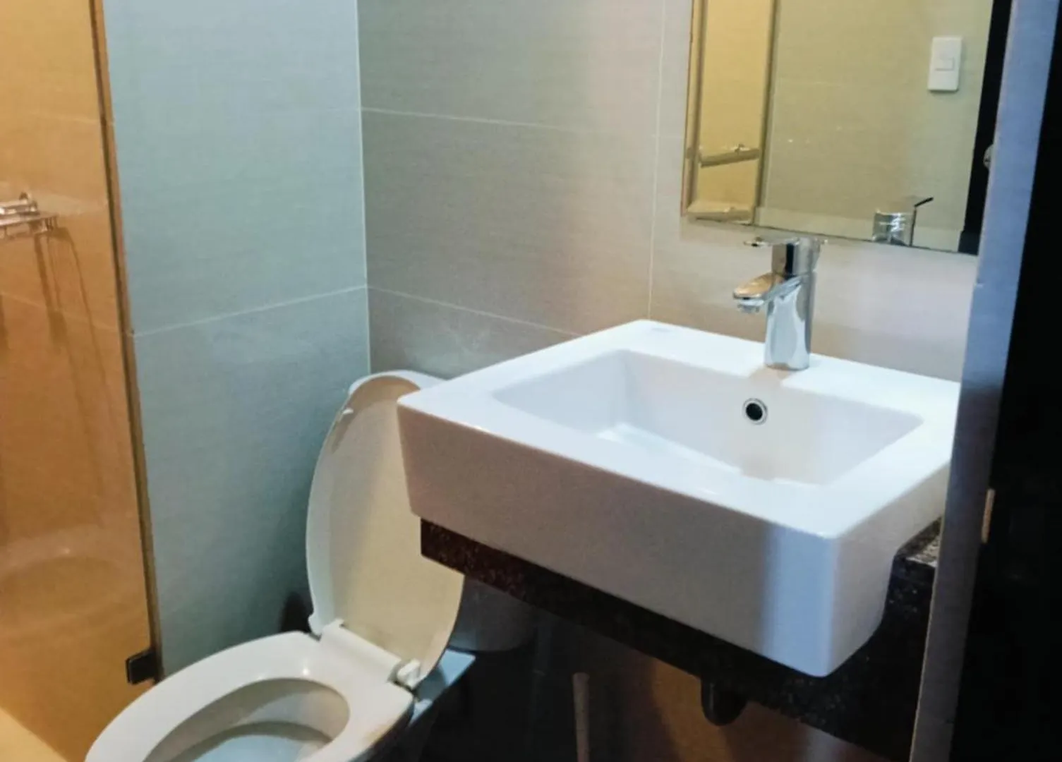 Aparthotel 81 Newport Boulevard Cluster 4 - 8F Across Naia Airport, Terminal 3 Pasay